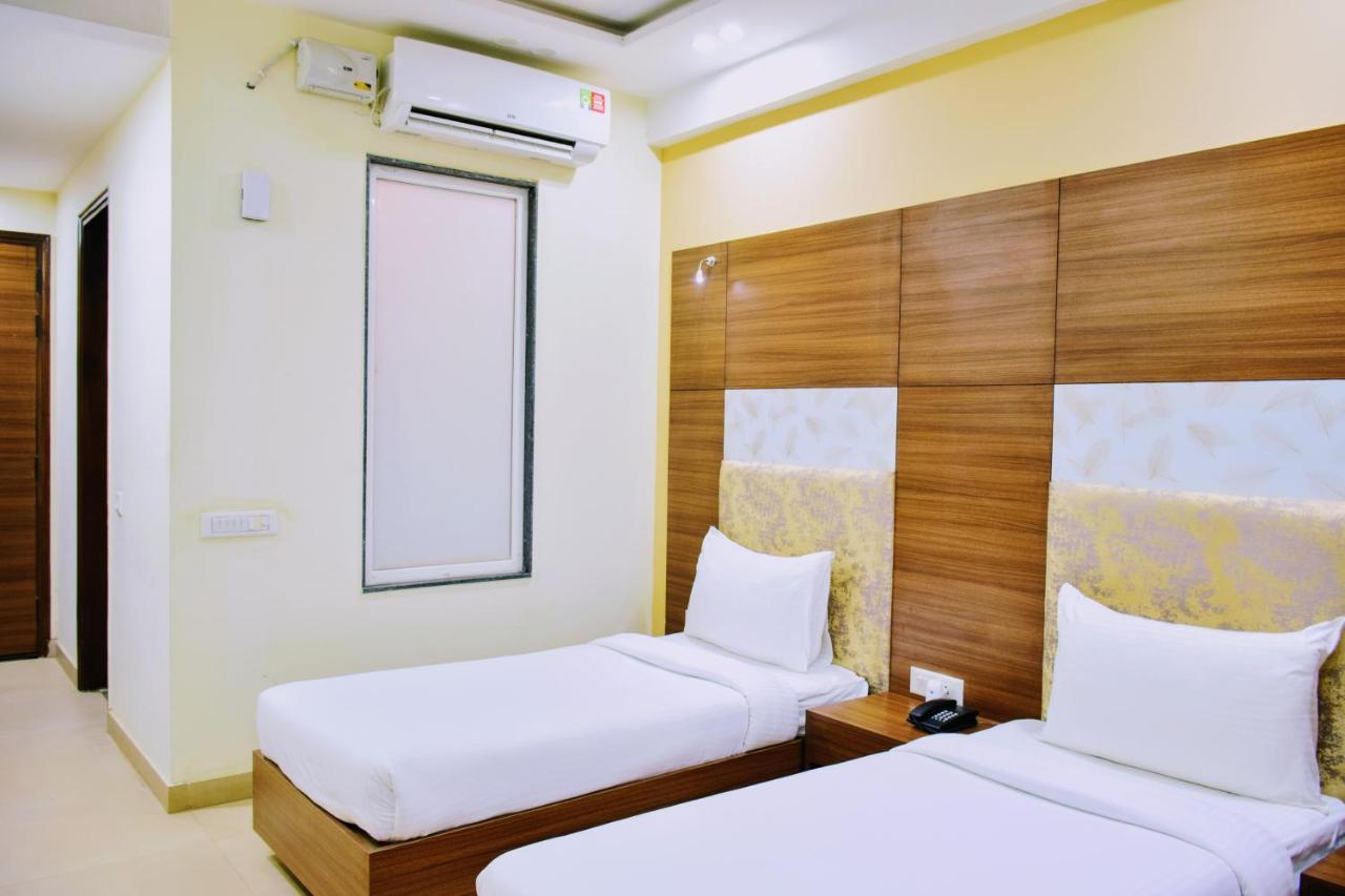 Hotel When In Gurgaon - Opposite To Artemis Hospital Zewnętrze zdjęcie