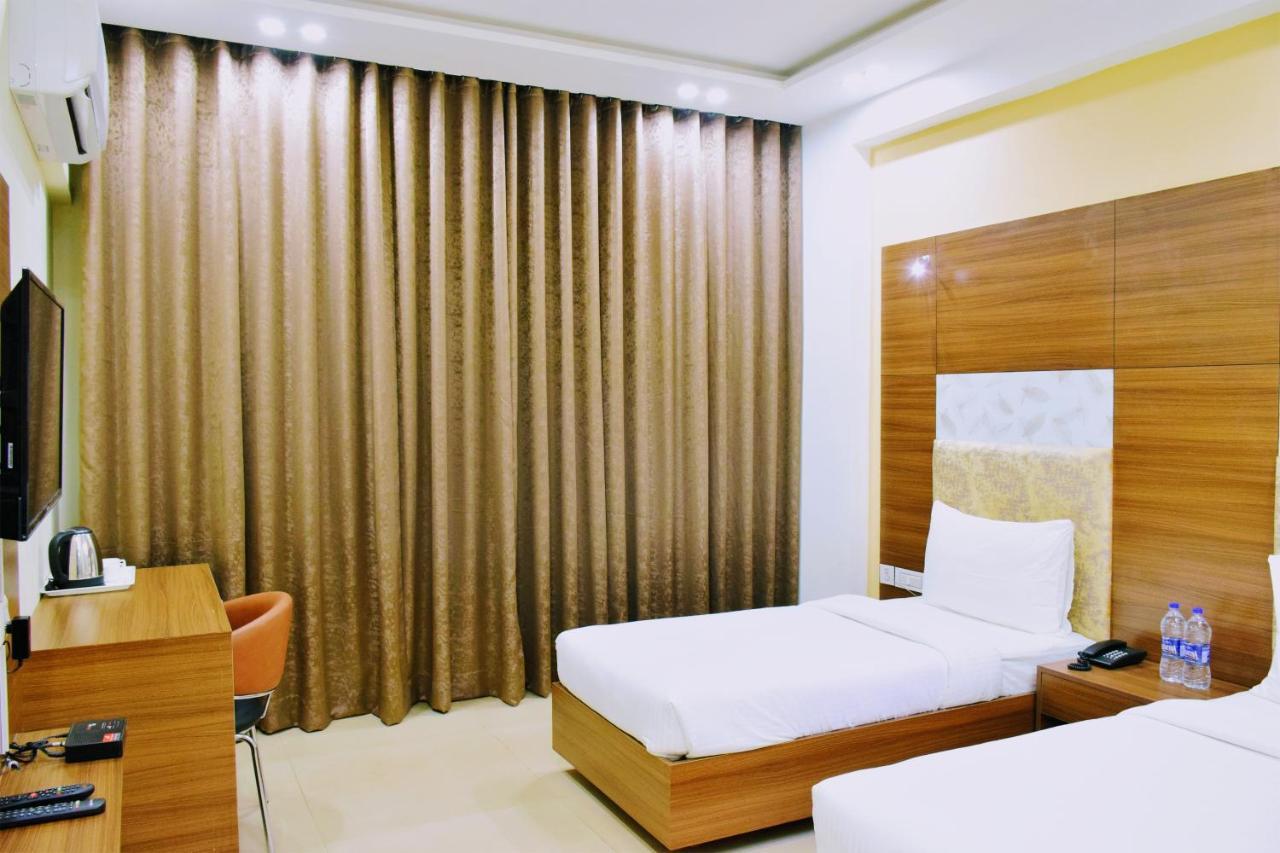 Hotel When In Gurgaon - Opposite To Artemis Hospital Zewnętrze zdjęcie